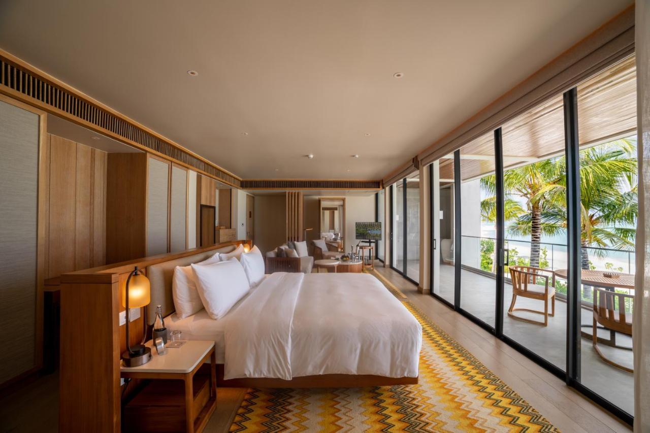 Kuda Villingili Maldives Hotel Thulusdhoo Exterior photo